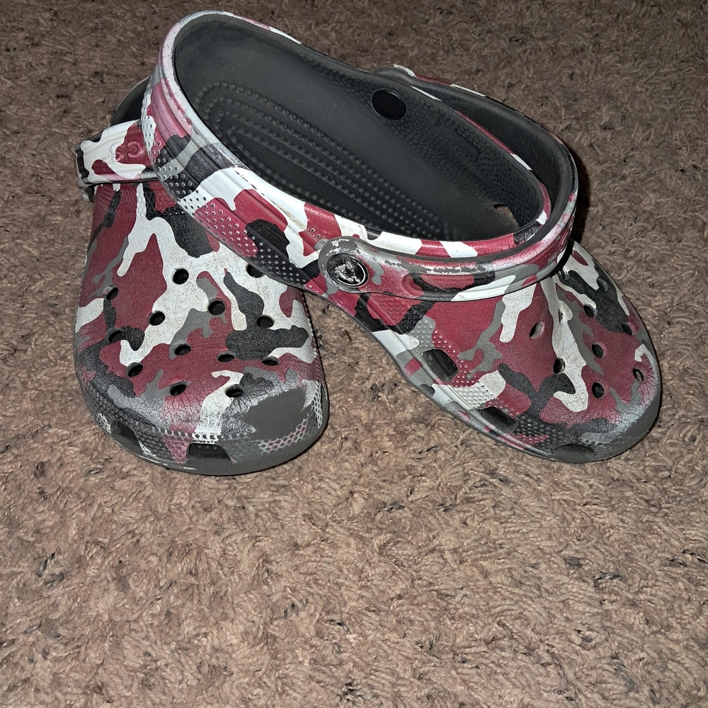 CROCS Red and Black Camouflage Loafers